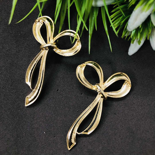 LARQ JEWELS Western Gold Plated Classic Knot Shape Stud Earrings