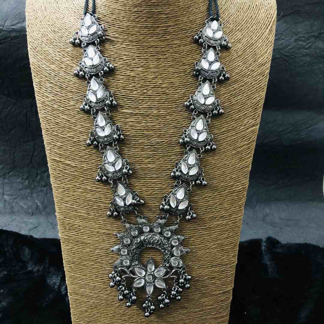 LARQ JEWELS Oxidised Silver Mirror Boho Necklace Set