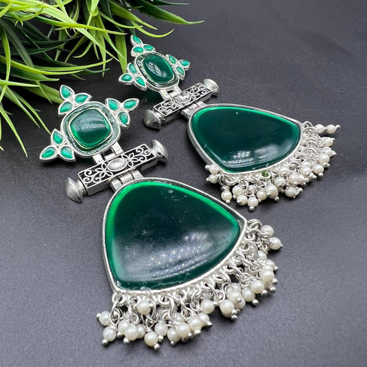 Oxidised Shell Stone Earring With Kundan Green
