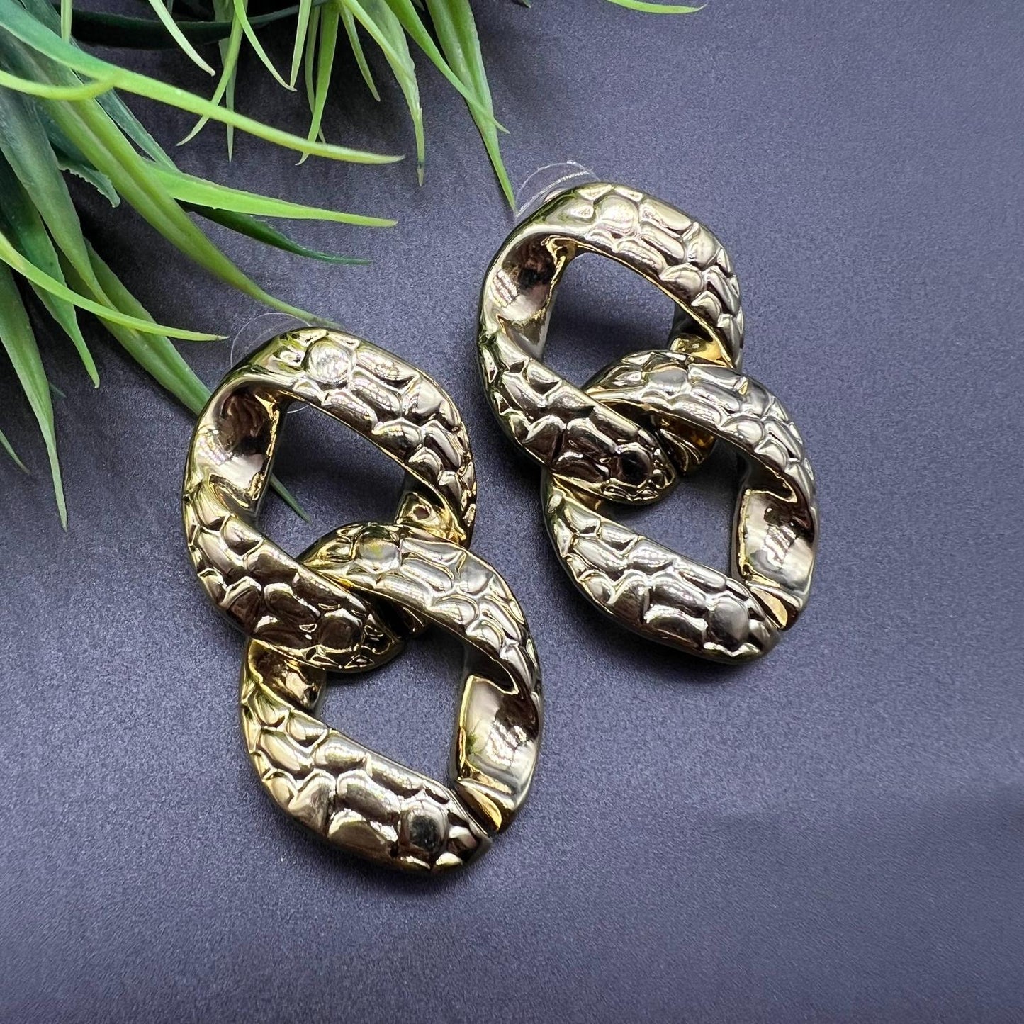 Twisted Link Golden Earrings