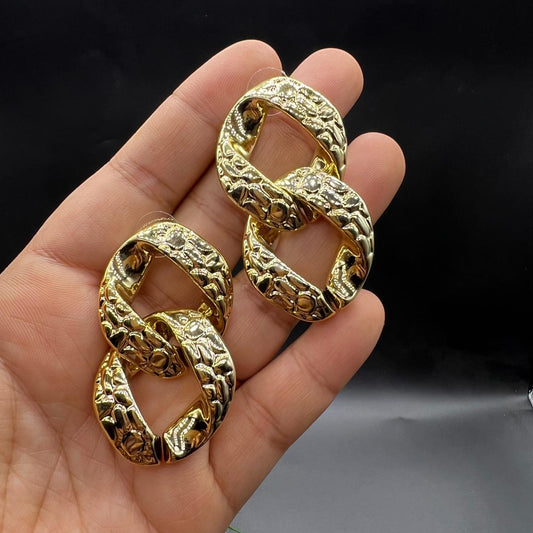 Twisted Link Golden Earrings