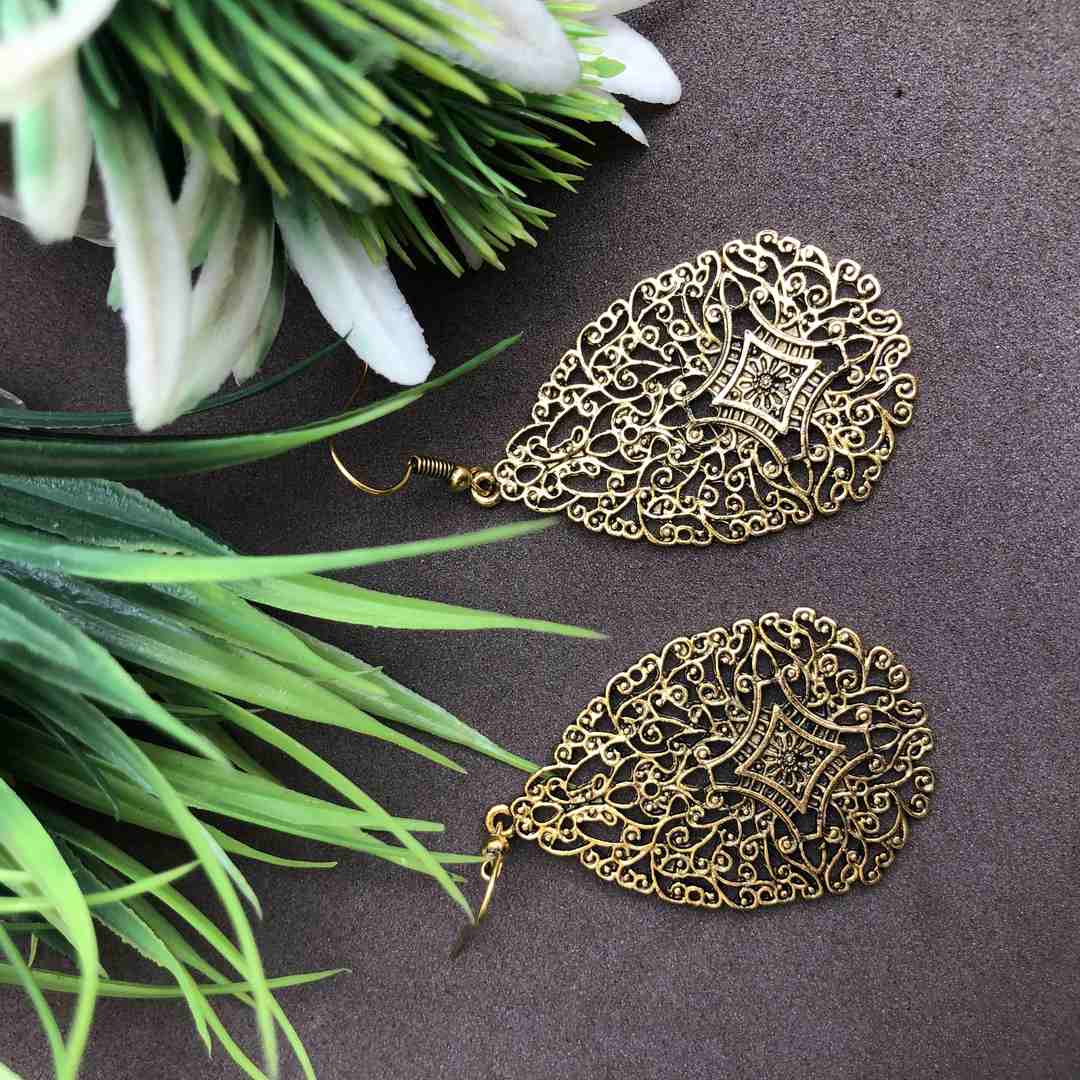 LARQ JEWELS Leaf shaped hollow patterned brass earring