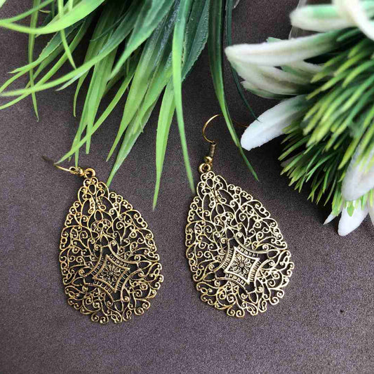 LARQ JEWELS Leaf shaped hollow patterned brass earring