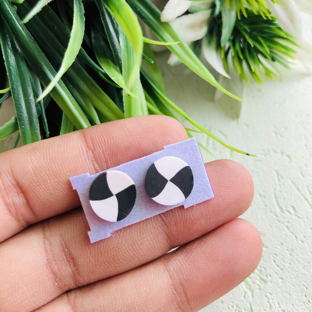 LARQ JEWELS Black and white quirky small stud western earring