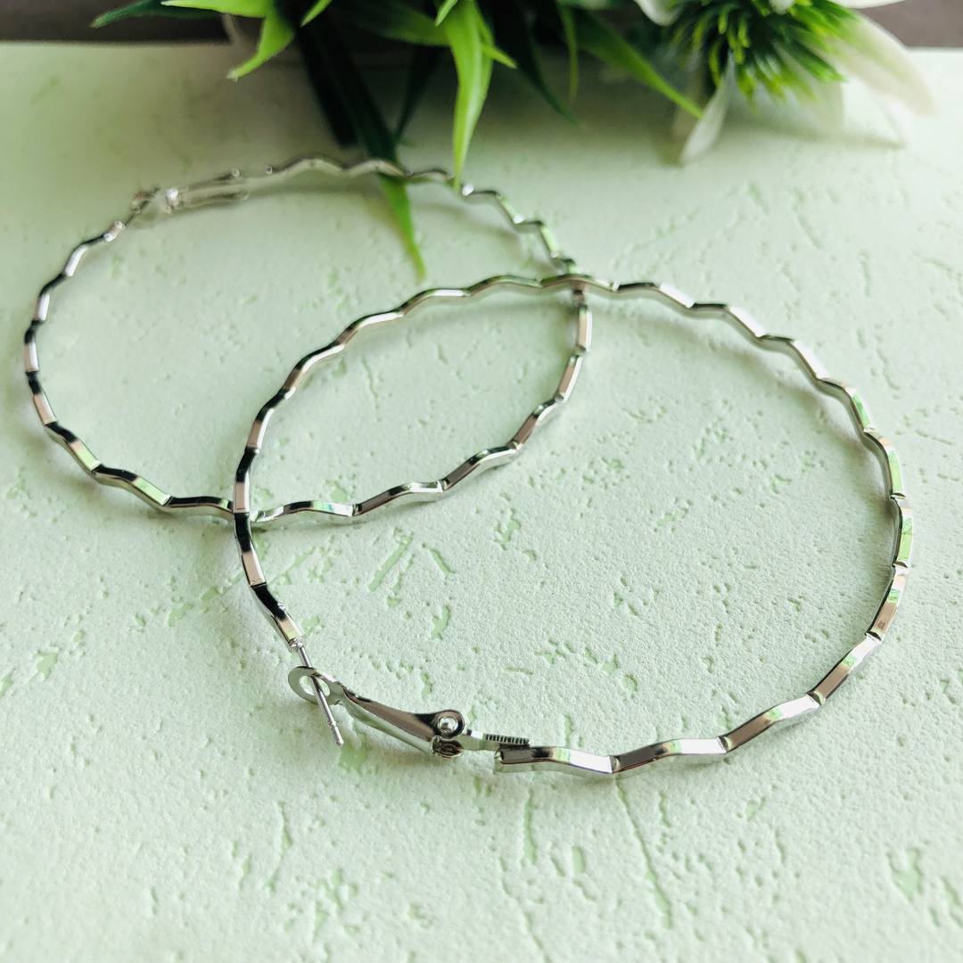 LARQ JEWELS Silver plated non precious western hoop earrings