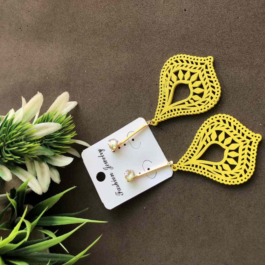 LARQ JEWELS Two ways Wooden Lightweight Earrings yellow