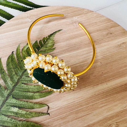 Pearl Round Green Raw Stone Brass Bracelet