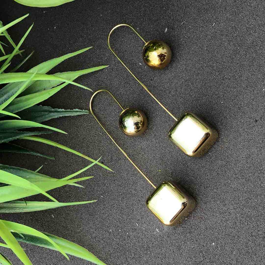 LARQ JEWELS Designer Double Sided Fancy Western Party wear cubic Earring- Golden