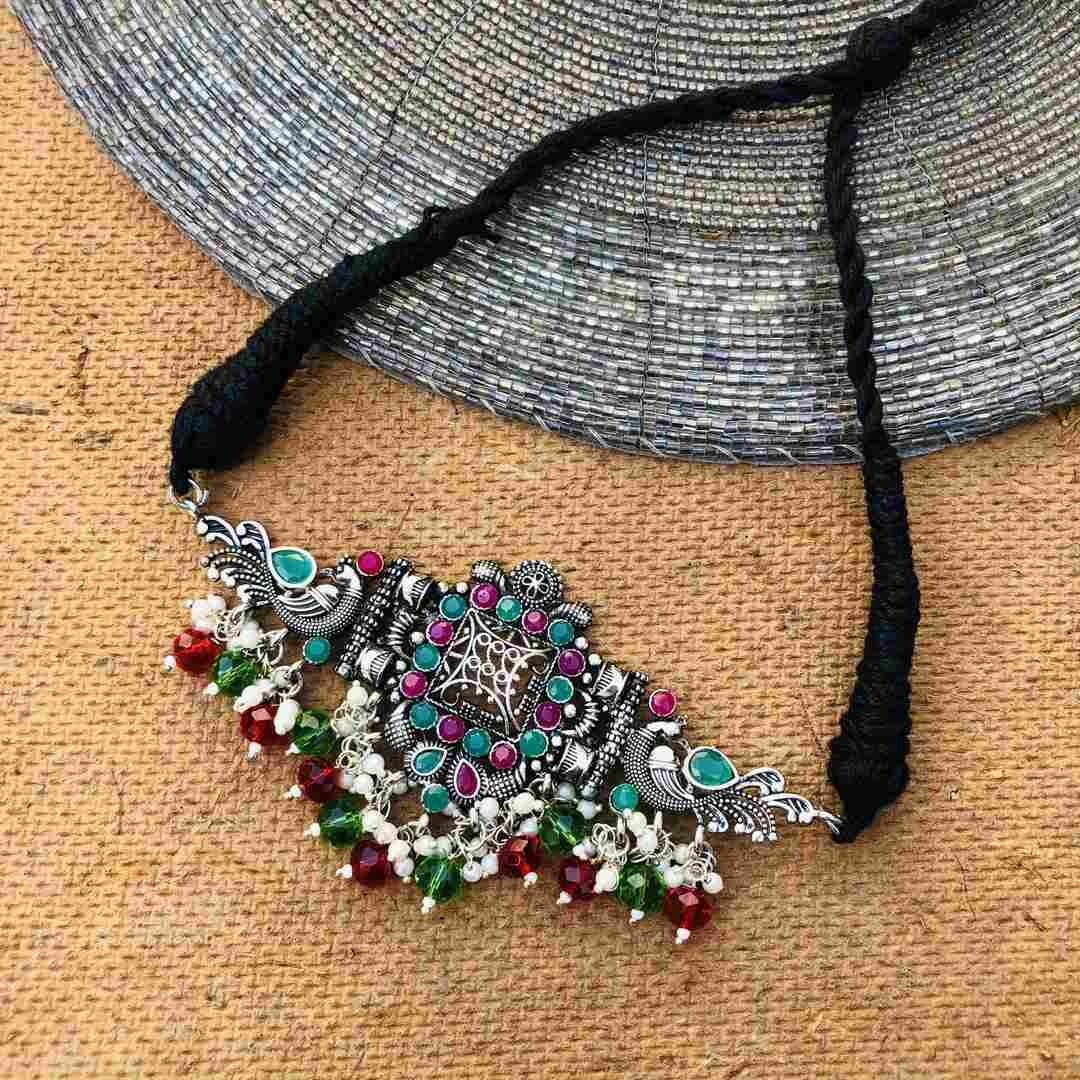 LARQ JEWELS CRYSTAL STONES STUDDED CONTEMPORARY NECKLACE