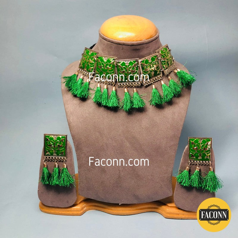 LARQ JEWELS Green Traditional Hand Crafted Neclace set