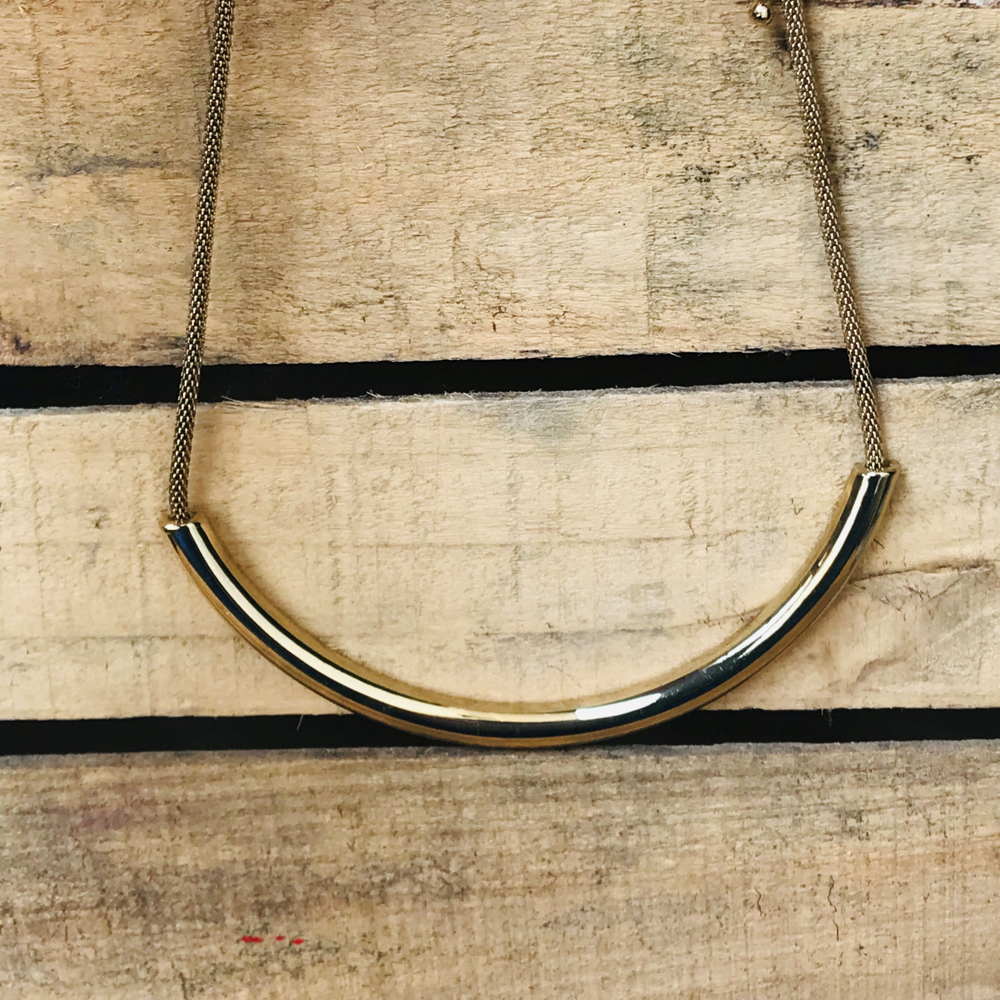 LARQ JEWELS Gold Tone Metallic Non-Precious Metal Necklace