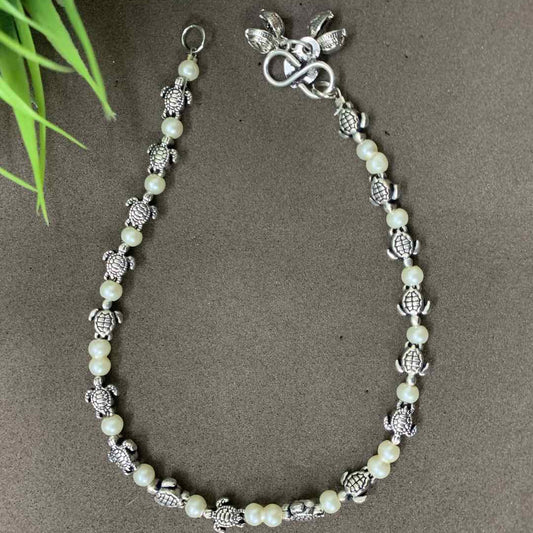 LARQ JEWELS SEA TURTLE OXIDIZED SILVER WHITE BEADS ANKLET- 1 PC