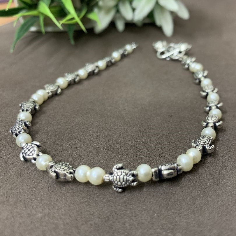 LARQ JEWELS SEA TURTLE OXIDIZED SILVER WHITE BEADS ANKLET- 1 PC