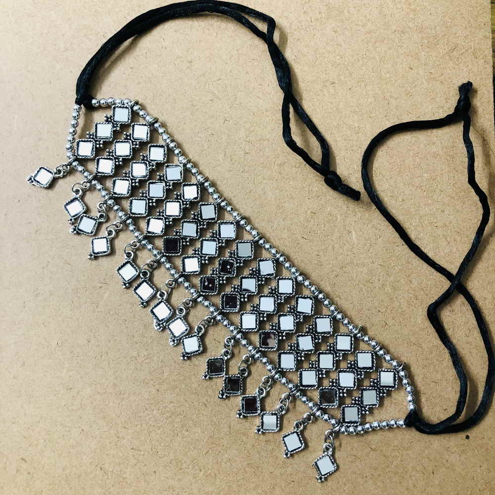 Larq Jewels Mirror Choker Necklace Set With Earrings