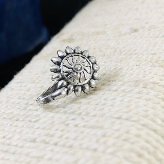 Larq Jewels Silver Oxide Finish Round Shape Press On Nose Ring