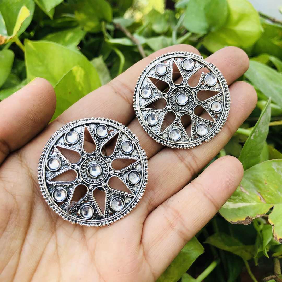 LARQ JEWELS Oxidized Silver Choker Necklace with Earrings