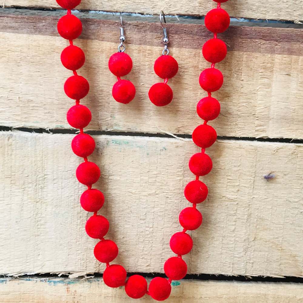 LARQ JEWELS Red Velvet Light-weight Necklace Set