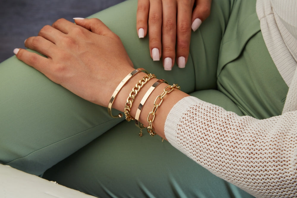 BRACELET