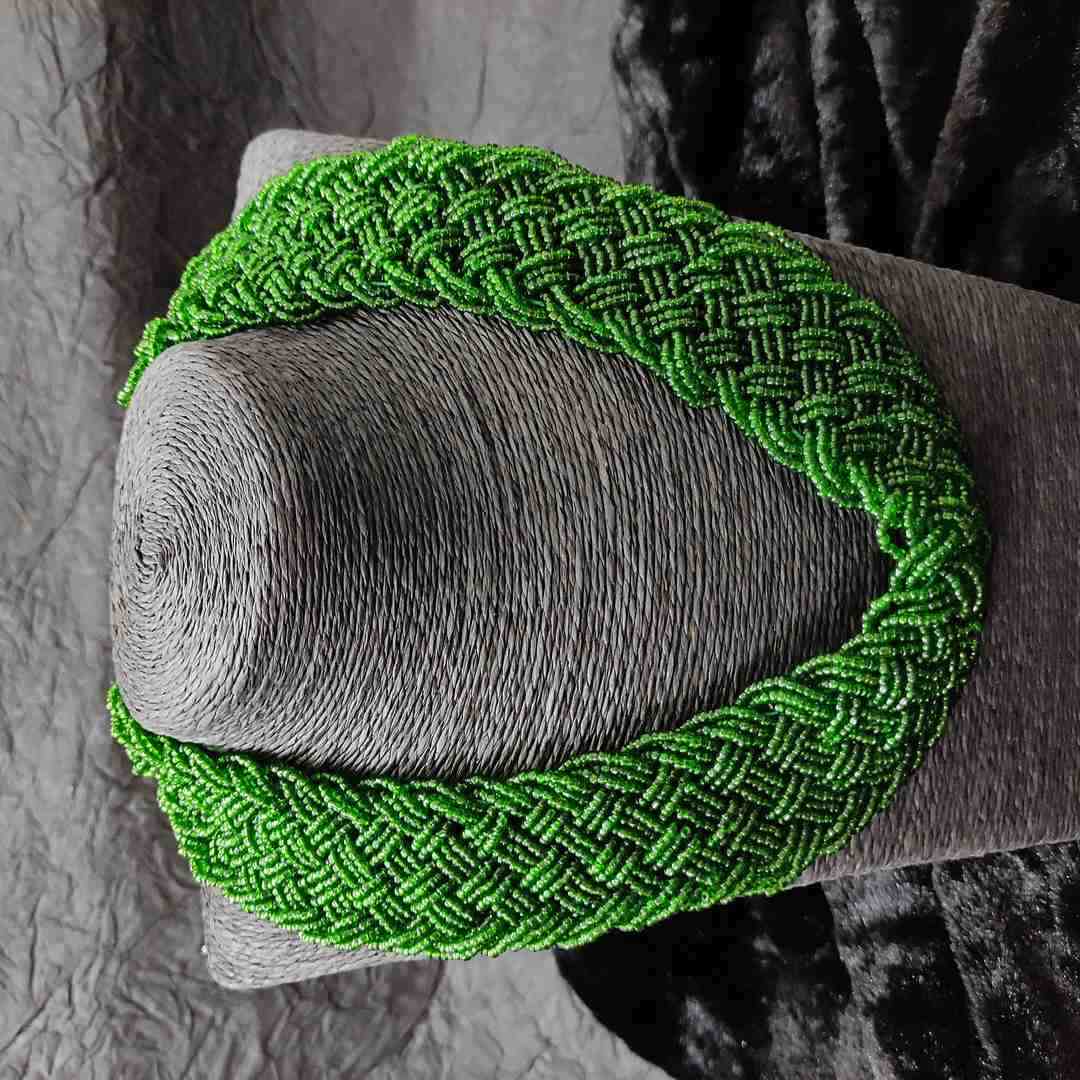 LARQ JEWELS THE BEAUTEOUS BRAIDED CRISS-CROSS BEADED NECKLACE- green