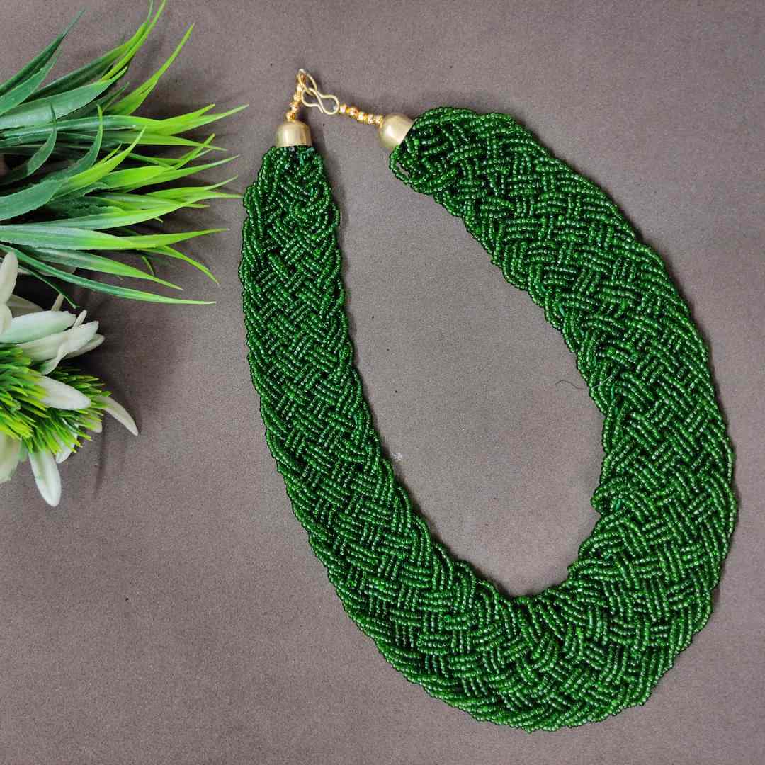 LARQ JEWELS THE BEAUTEOUS BRAIDED CRISS-CROSS BEADED NECKLACE- green