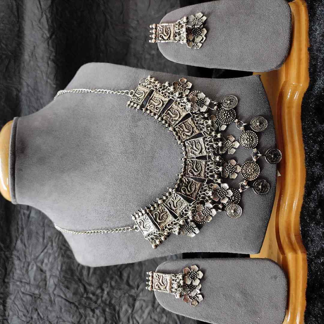 LARQ JEWELS Floral Oxidized Silver Black Metal Fusion Choker