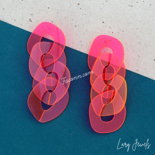 Big Chain Loop Weightless Pink Earring