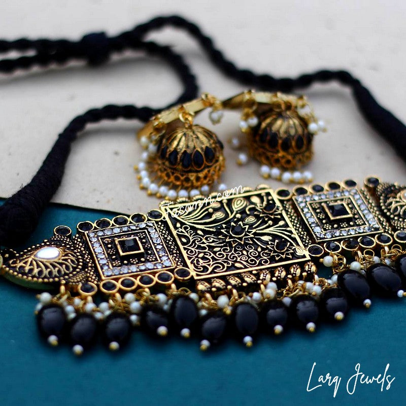 LARQ JEWELS Oxidized Gold Amethyst Jewellery Necklace