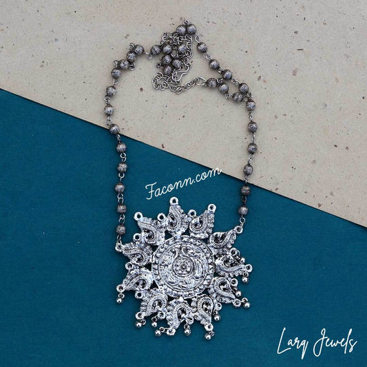 LARQ JEWELS Big Medallion Oxidized Silver Necklace