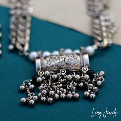 LARQ JEWELS Oxidized Silver Metal Fusion Style Long Necklace Set