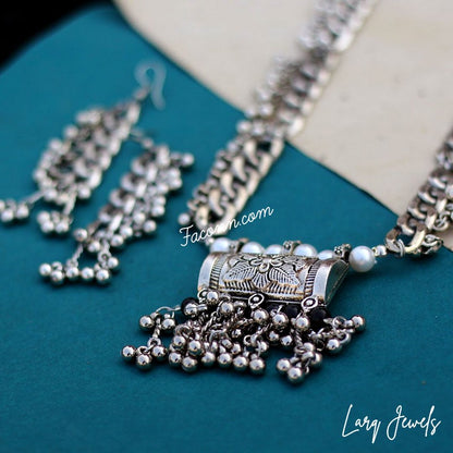 LARQ JEWELS Oxidized Silver Metal Fusion Style Long Necklace Set