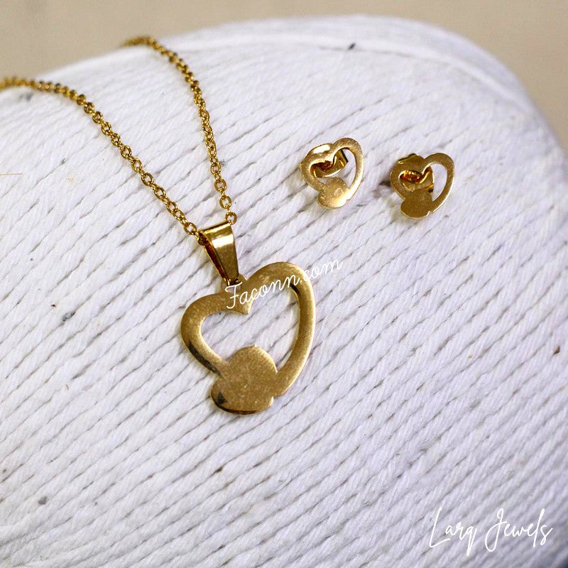 LARQ JEWELS Double Heart Western Neck Chain Pendant