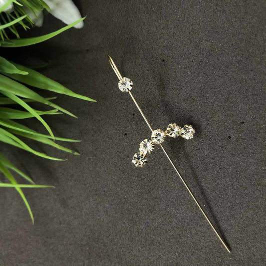 LARQ JEWELS Western 3 Stone Studded Elegant Earcuff