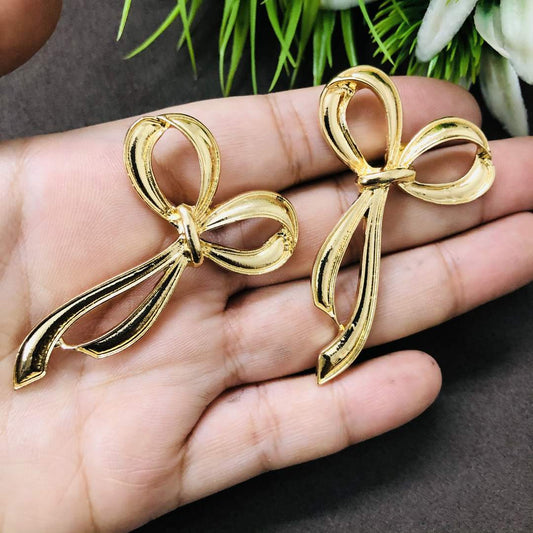 LARQ JEWELS Western Gold Plated Classic Knot Shape Stud Earrings