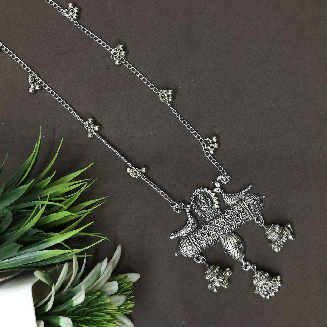 LARQ JEWELS Stylish Antique Designer Necklace Set