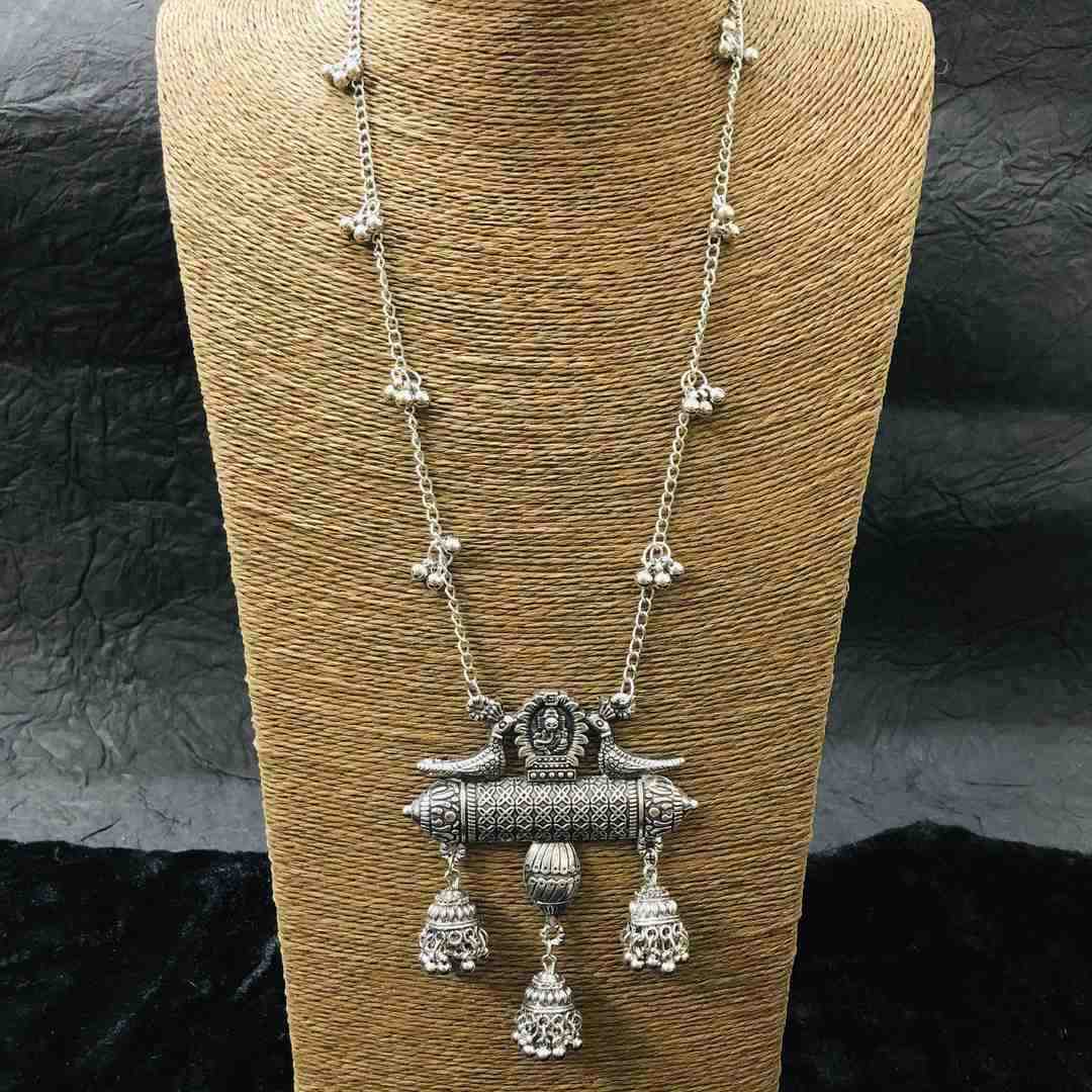 LARQ JEWELS Stylish Antique Designer Necklace Set