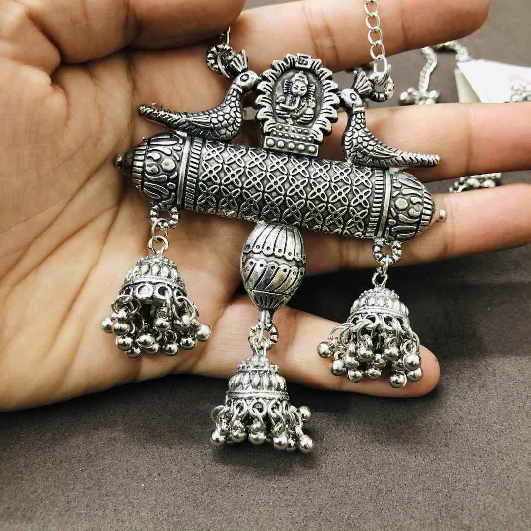 LARQ JEWELS Stylish Antique Designer Necklace Set