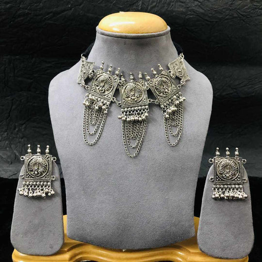 LARQ JEWELS Layered Oxidized Necklace Set