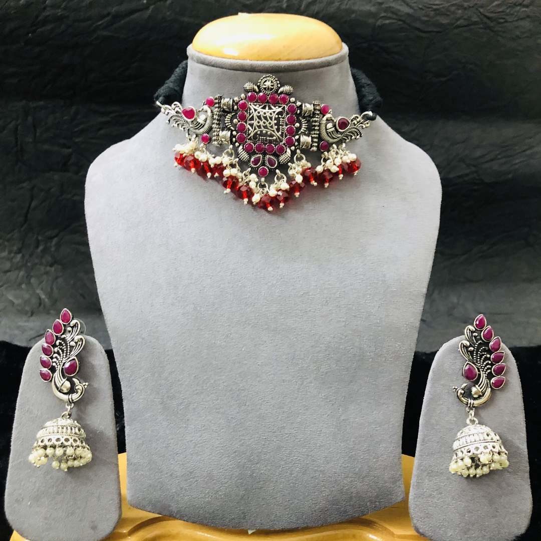 LARQ JEWELS CRYSTAL SHINE STONES STUDDED CONTEMPORARY NECKLACE