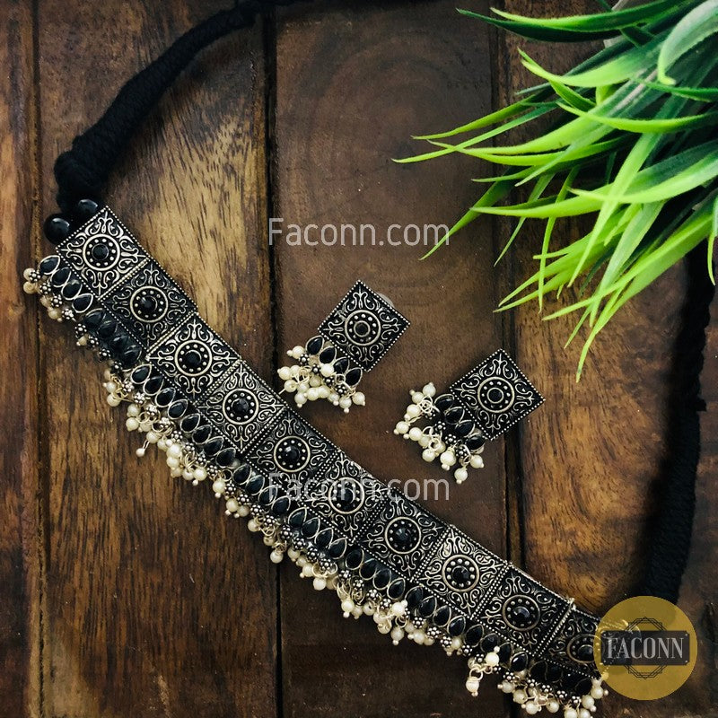 LARQ JEWELS German Silver Stone Choker Necklace