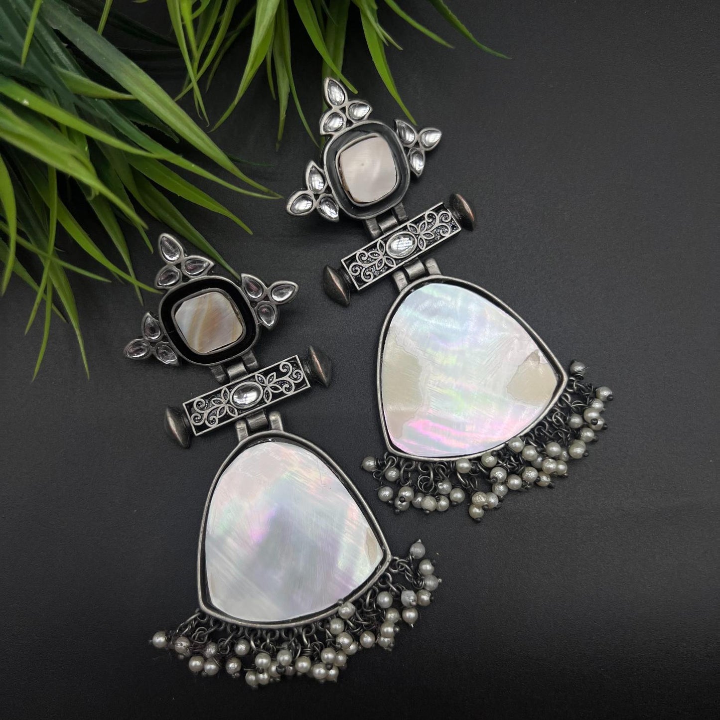 Oxidised Shell Stone Earring With Kundan White