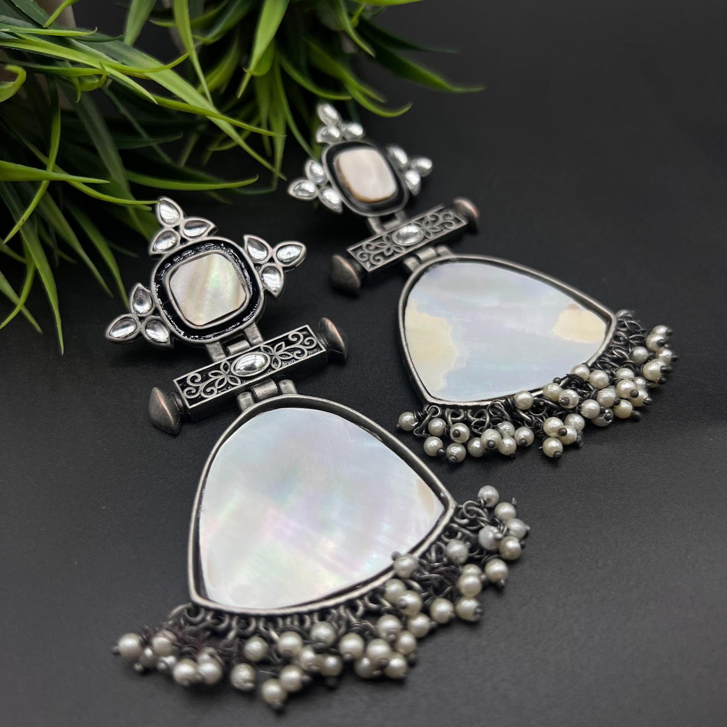 Oxidised Shell Stone Earring With Kundan White