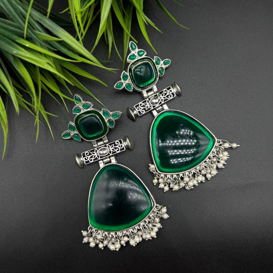 Oxidised Shell Stone Earring With Kundan Green