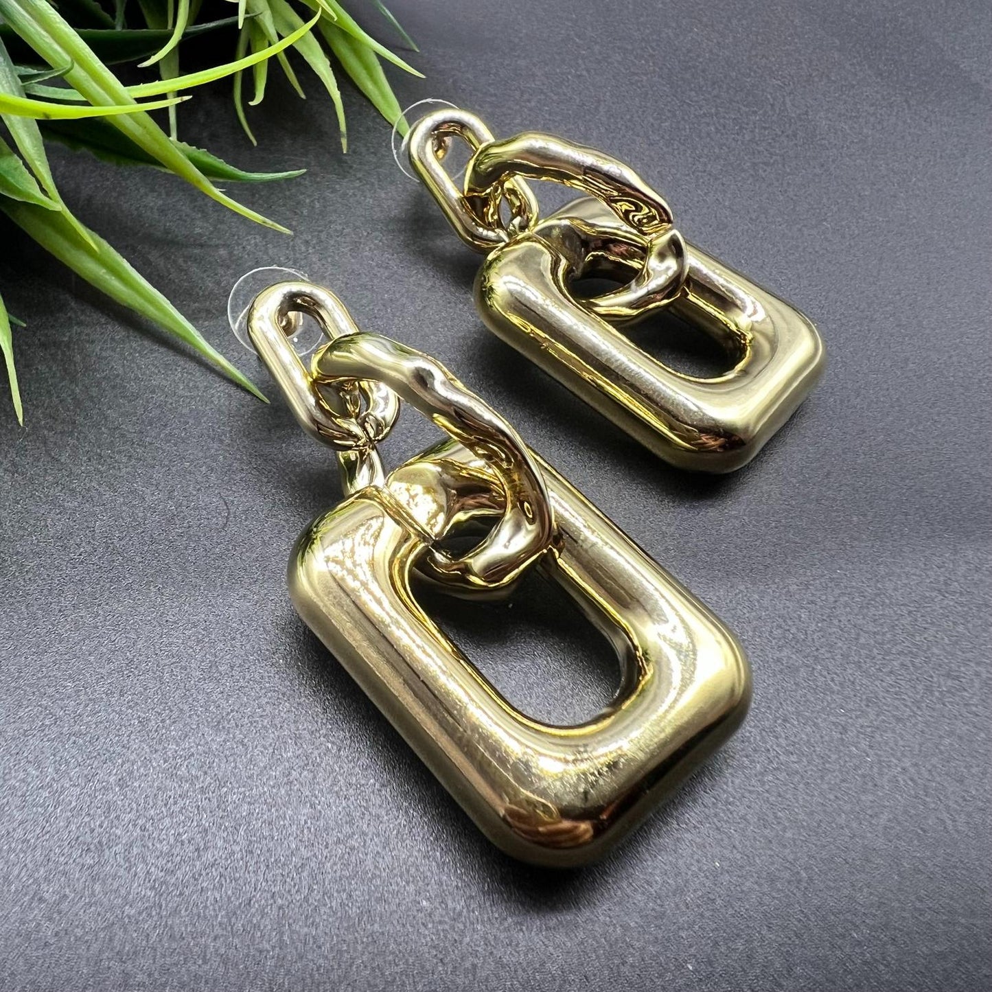 Gold Linking Loop Korean Earrings