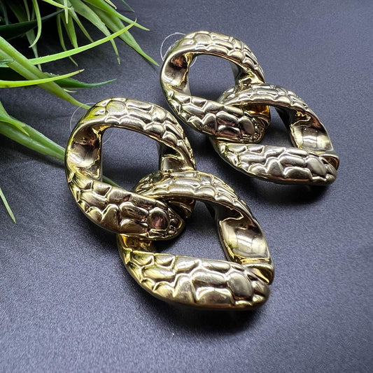 Twisted Link Golden Earrings