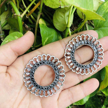LARQ JEWELS Black circular studs silver plated earrings