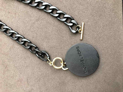 LARQ JEWELS MICHAEL KORS Stone studded black necklace