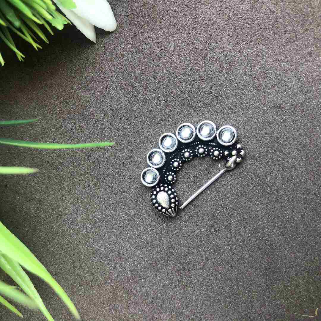 LARQ JEWELS Traditional Maharashtrian Nath Piercing nose ring