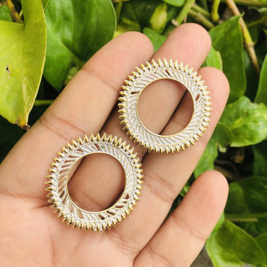 LARQ JEWELS White LIGHTWEIGHT CIRCULAR STUD EARRINGS