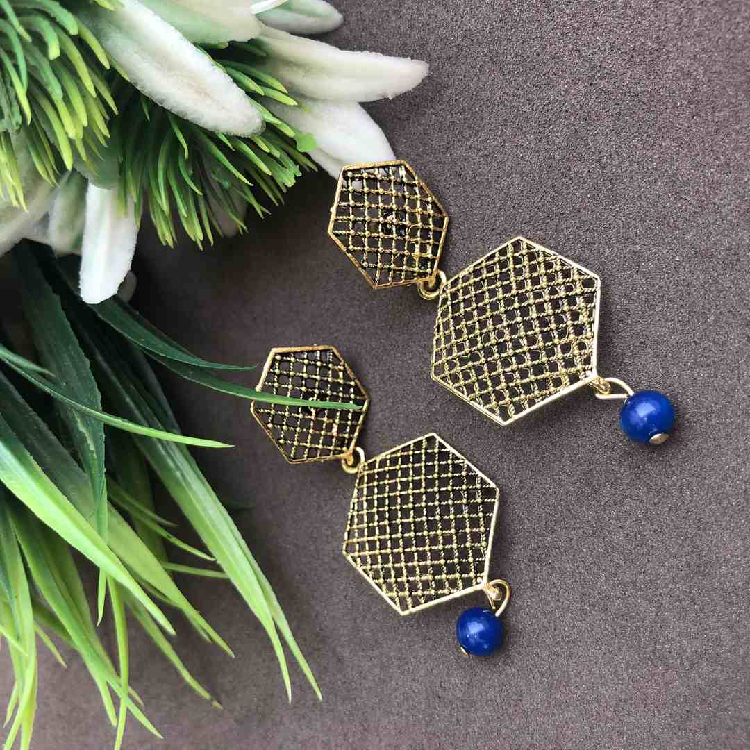 LARQ JEWELS GOLD PLATED EARRING WITH PEARL BLUE