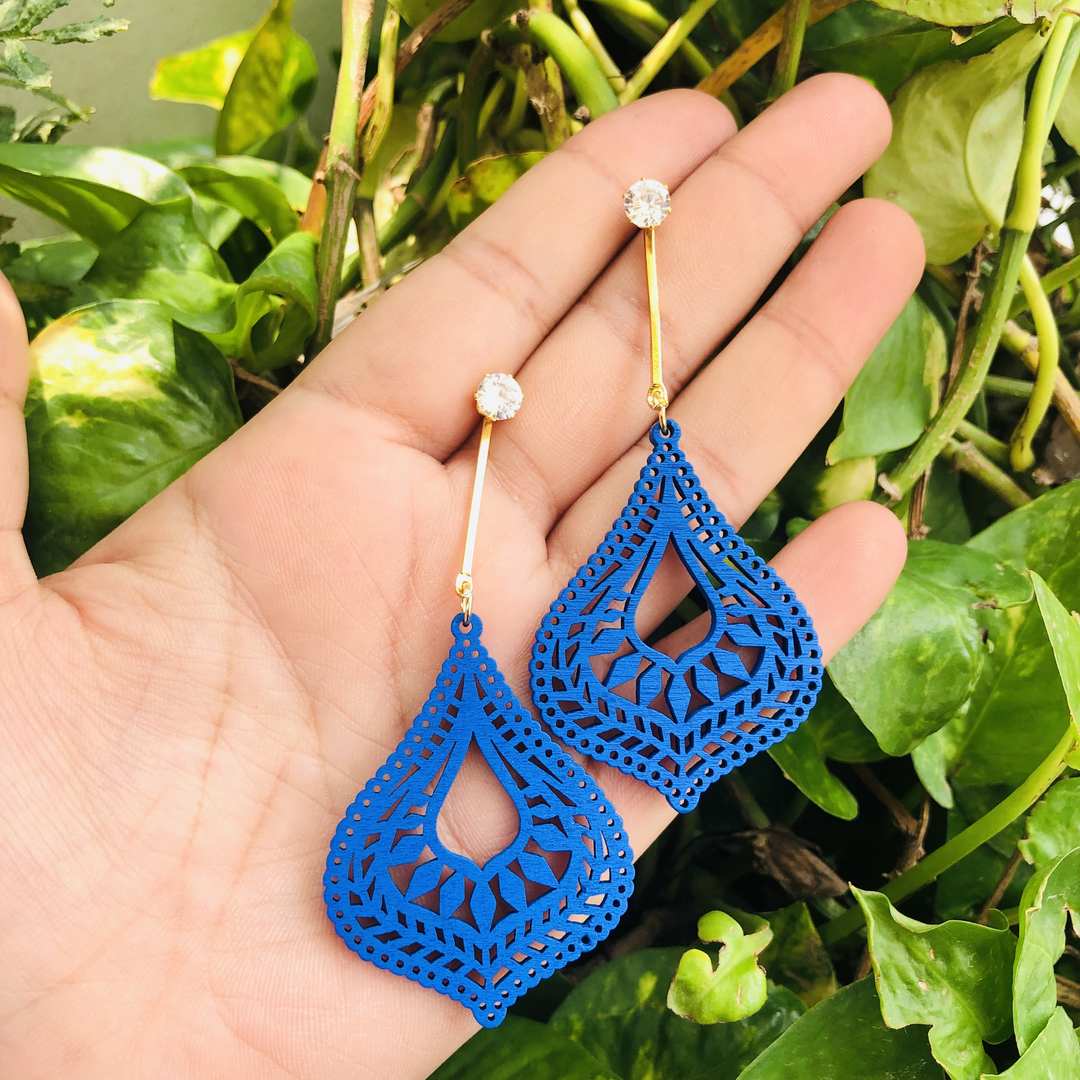 LARQ JEWELS Two ways Wooden Lightweight Earrings blue